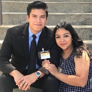 Meet your Posher, Elia